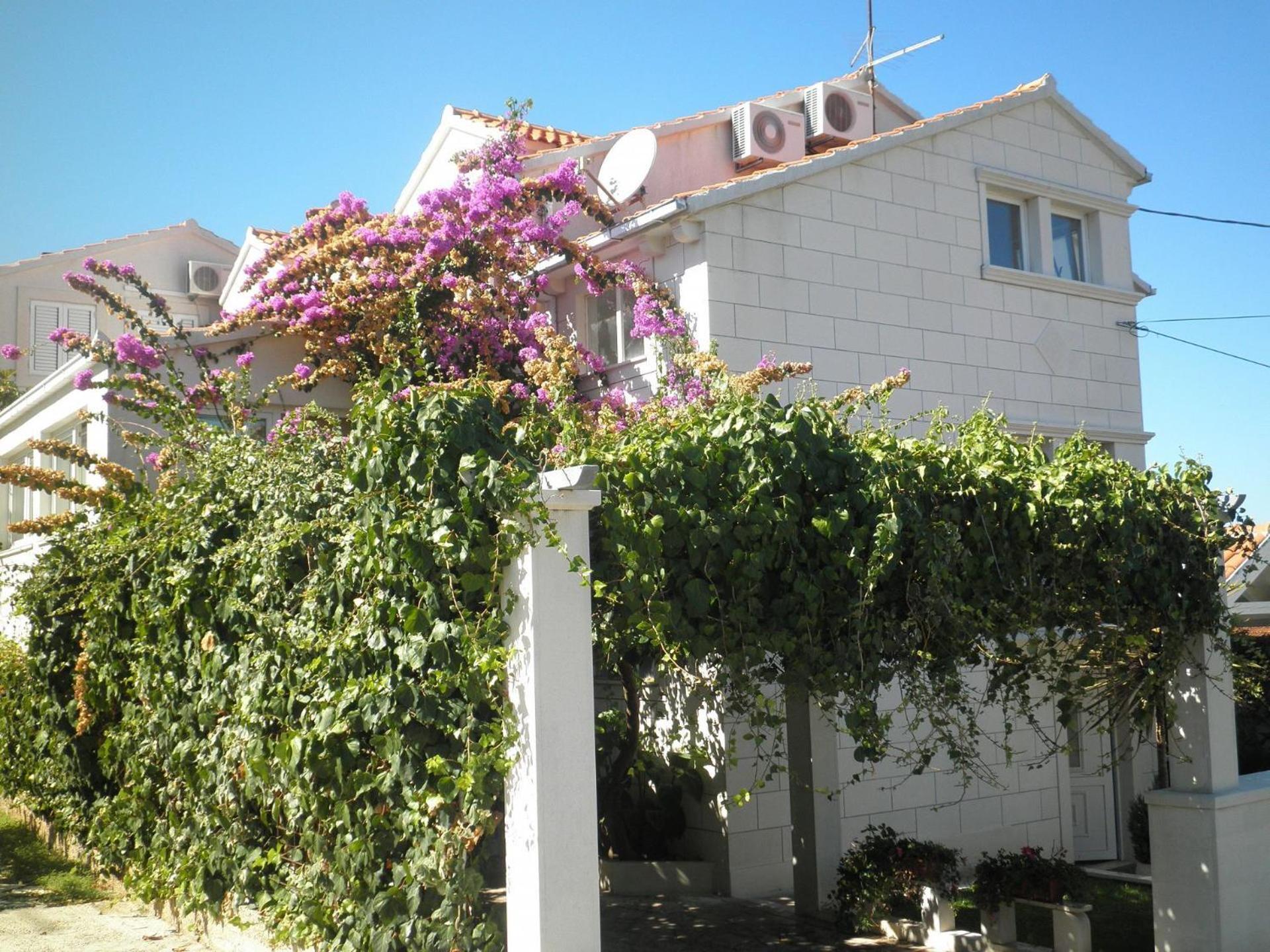 Apartment Aldica Supetar Exterior photo